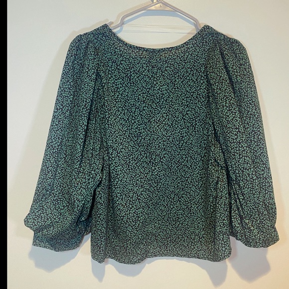 NWT: a new day top - Picture 3 of 3